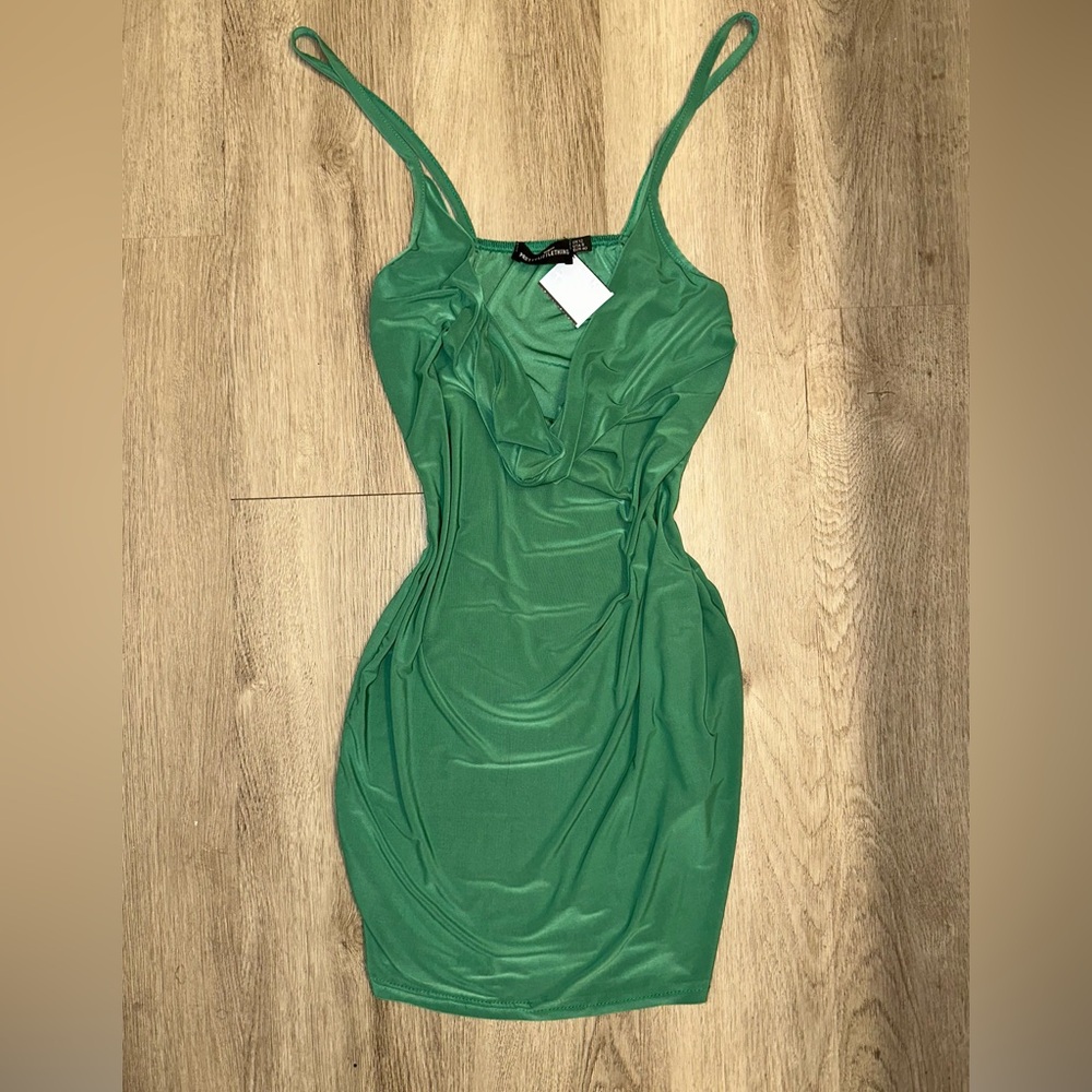 Green mini dress🤩